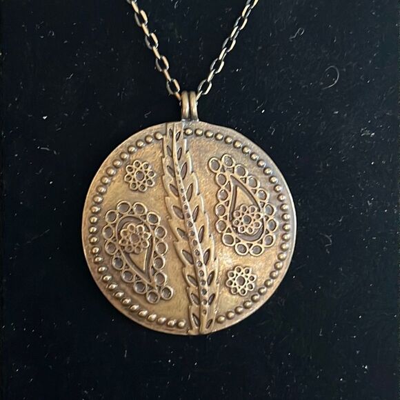 Handcrafted Round Pendant Necklace - Gold Tone - Picture 2 of 3
